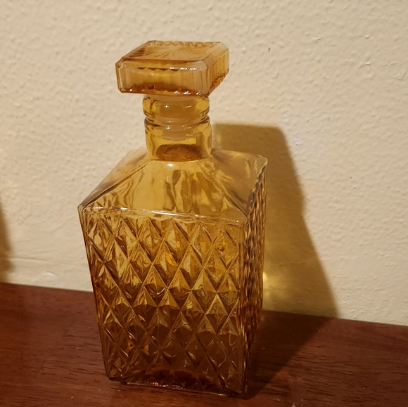 Vintage Amber Diamond Point Glass Decanter - Picture 13 of 16